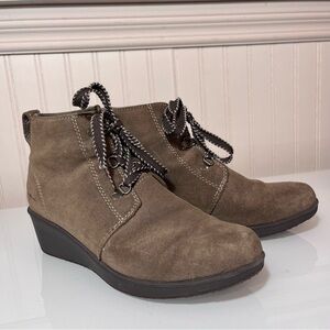 Eddie Bauer Women's 8.5 Brown Suede Wedge Ankle Boots Lace up Hiker Chukka Boots